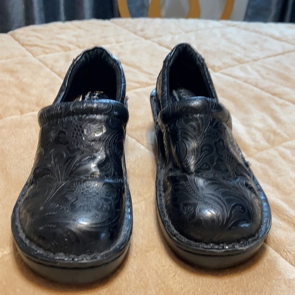 B. O. C. Born Concept Black Shoes - Picture 3 of 14